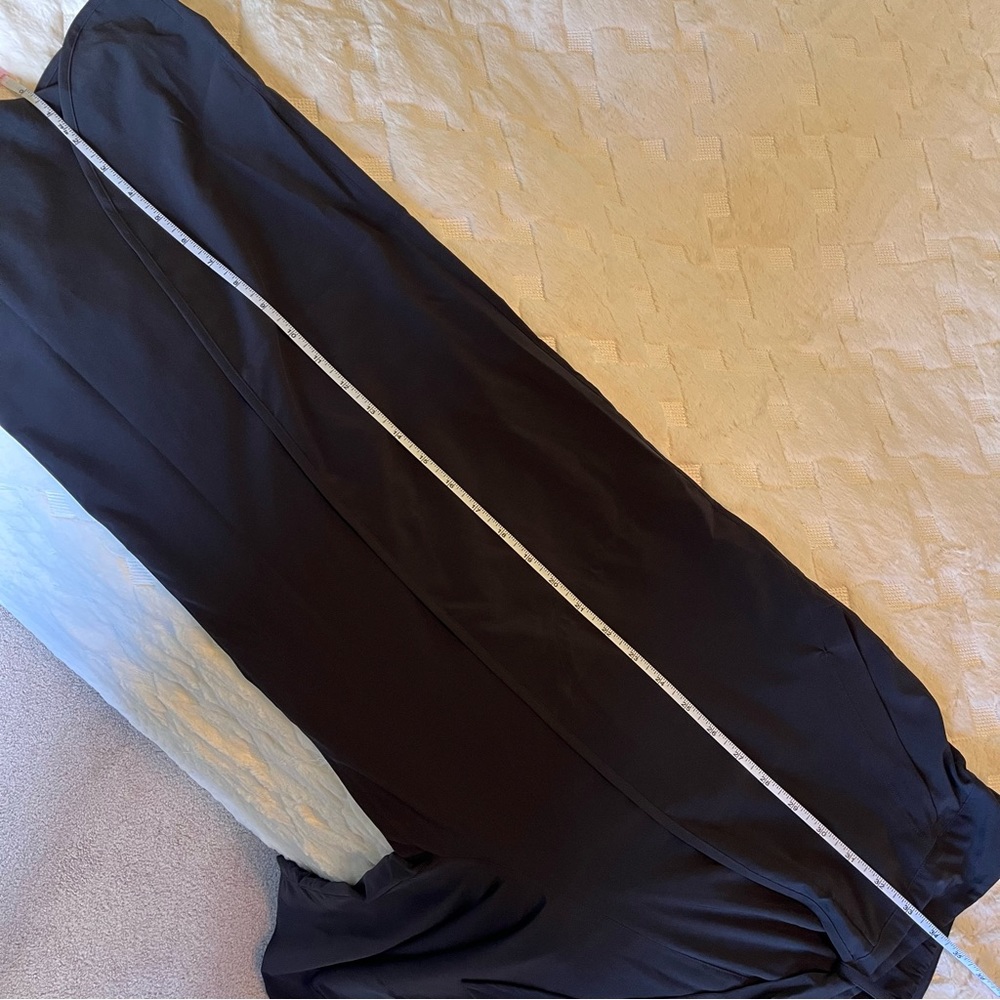 ๐ช MAKE OFFER NWT Lululemon Black Wrap-Front Wide Leg HR Crop Size 12 - Picture 12 of 15